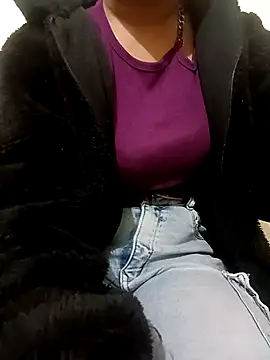 Snapshot of sweet_jia23 chatting on 11/24/25, 04:45 sweet jia23 online show from 11/24/25, 04:45