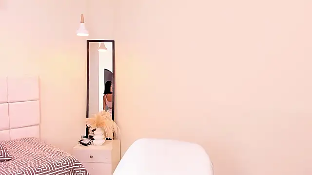 your khloe online show from 02/04/26, 02:23