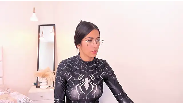 your khloe online show from 04/21/26, 02:01