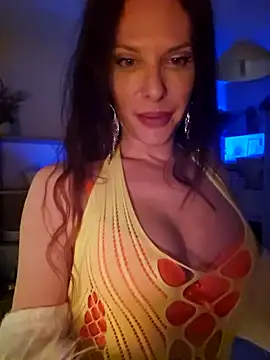 Luna Kitanna online show from 12/14/24, 12:11