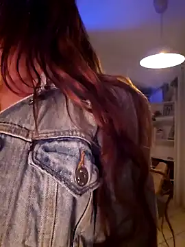 Luna Kitanna online show from 12/15/24, 11:20