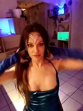 Luna Kitanna online show from 02/02/25, 03:32