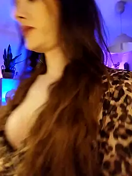 Luna Kitanna online show from 03/06/25, 09:09