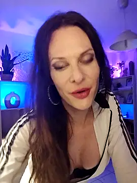 Luna Kitanna online show from 03/21/25, 05:00