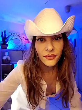 Luna Kitanna online show from 11/15/25, 10:37