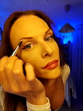 Luna Kitanna online show from 04/18/26, 07:51