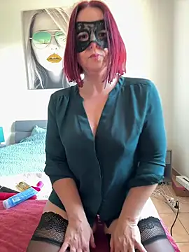 la petite prunette69 online show from 04/17/26, 11:57