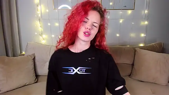 Snapshot of RubyAttwood chatting on 03/06/25, 05:43 RubyAttwood online show from 03/06/25, 05:43