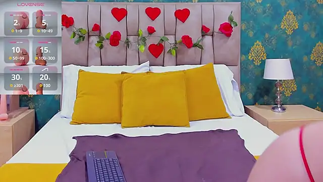 Snapshot of SuzanSmithh chatting on 02/20/25, 11:53 SuzanSmithh online show from 02/20/25, 11:53