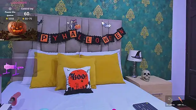 Snapshot of SuzanSmithh chatting on 10/15/25, 11:54 SuzanSmithh online show from 10/15/25, 11:54