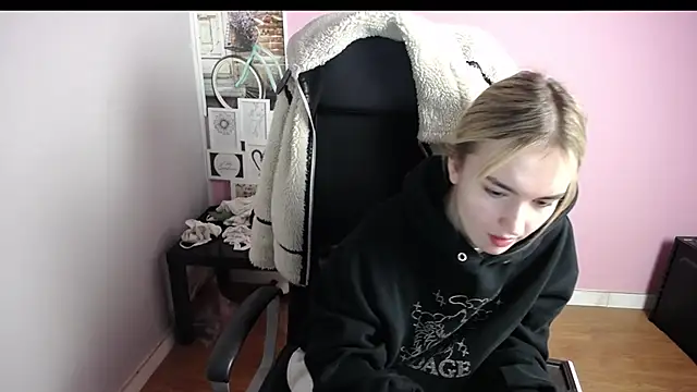 viktoria lovely online show from 12/23/25, 06:55