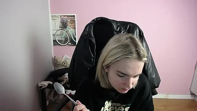 viktoria lovely online show from 04/10/26, 06:18