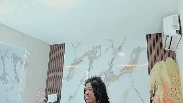 aidaadams online show from 03/22/25, 11:53