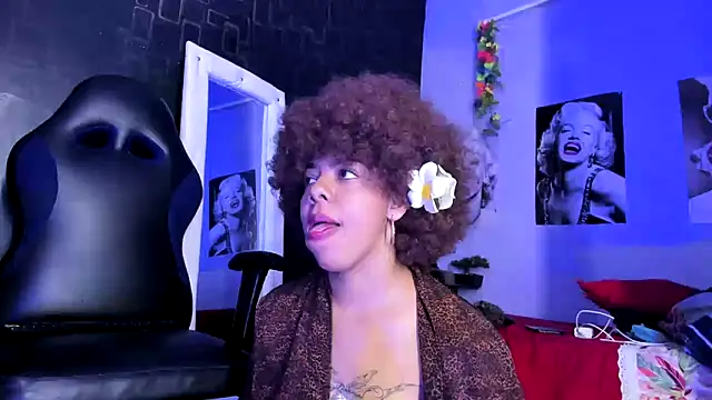 Alika01 online show from 02/13/25, 06:38