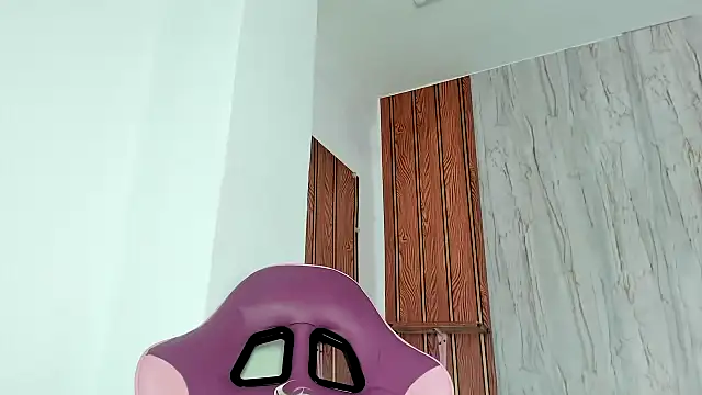 Alika01 online show from 10/05/25, 01:42