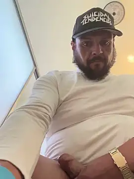 Snapshot of MrDickUdown24_7 chatting on 12/23/24, 06:58 MrDickUdown24 7 online show from 12/23/24, 06:58