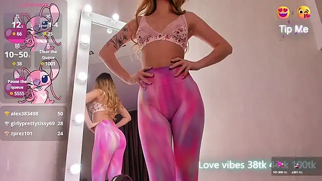 Snapshot of Tracy-Taylor chatting on 01/11/25, 03:55 Tracy-Taylor online show from 01/11/25, 03:55