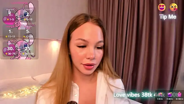 Snapshot of Tracy-Taylor chatting on 03/06/25, 12:21 Tracy-Taylor online show from 03/06/25, 12:21