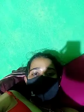 Snapshot of Cuti_jiyax chatting on 02/15/25, 04:45 Cuti jiyax online show from 02/15/25, 04:45