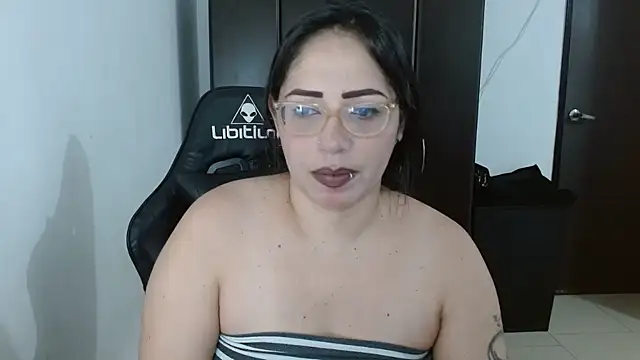 natashasmithe online show from 02/08/25, 02:15