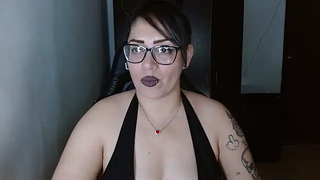Snapshot of natashasmithe chatting on 05/18/26, 12:18 natashasmithe online show from 05/18/26, 12:18