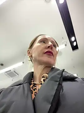 LauraDavis online show from 01/15/25, 04:32