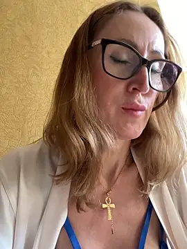 LauraDavis online show from 06/21/26, 02:41
