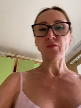 LauraDavis online show from 07/11/26, 02:53