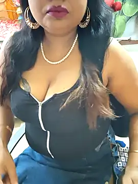 Snapshot of YR-SHIVANI chatting on 05/10/26, 05:23 YR-SHIVANI online show from 05/10/26, 05:23