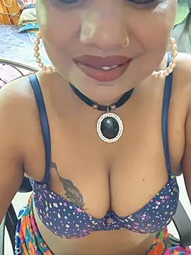 Snapshot of YR-SHIVANI chatting on 06/07/26, 06:39 YR-SHIVANI online show from 06/07/26, 06:39
