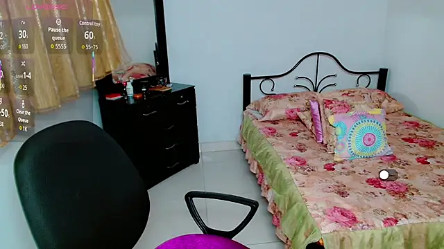 Snapshot of Lily_Benet1 chatting on 10/22/25, 11:21 Lily Benet1 online show from 10/22/25, 11:21