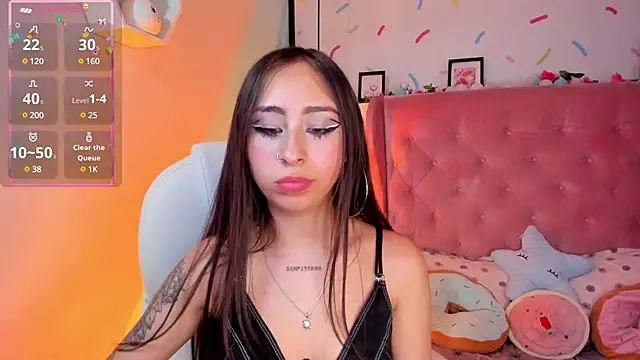 Snapshot of _cloe_martinez chatting on 12/05/24, 10:12 cloe martinez online show from 12/05/24, 10:12