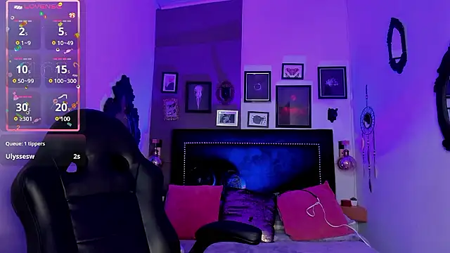 Snapshot of _cloe_martinez chatting on 12/06/24, 09:54 cloe martinez online show from 12/06/24, 09:54