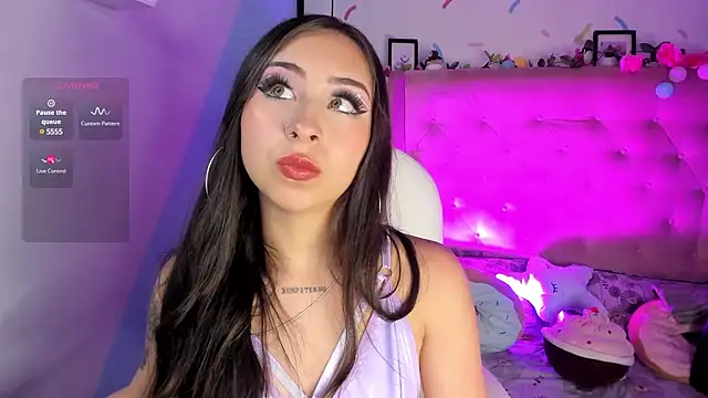 Snapshot of _cloe_martinez chatting on 02/28/25, 11:34 cloe martinez online show from 02/28/25, 11:34