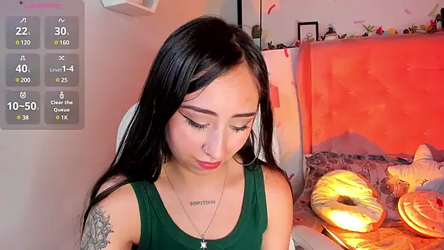 Snapshot of _cloe_martinez chatting on 03/17/25, 09:23 cloe martinez online show from 03/17/25, 09:23