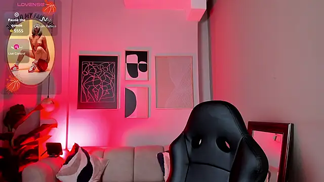 Snapshot of _cloe_martinez chatting on 09/20/25, 11:17 cloe martinez online show from 09/20/25, 11:17