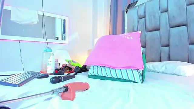 Snapshot of Antonellahorny69 chatting on 10/15/25, 07:14 Antonellahorny69 online show from 10/15/25, 07:14