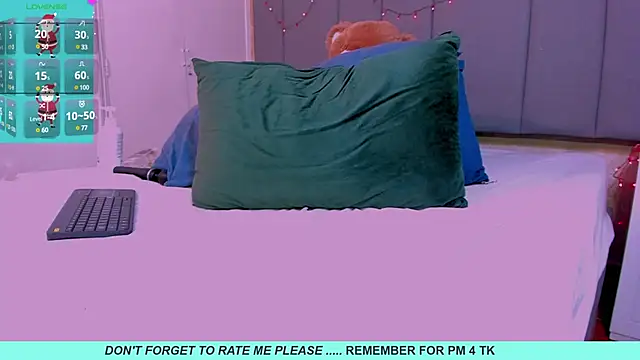 Snapshot of JulianaMiller chatting on 12/27/24, 05:42 JulianaMiller online show from 12/27/24, 05:42