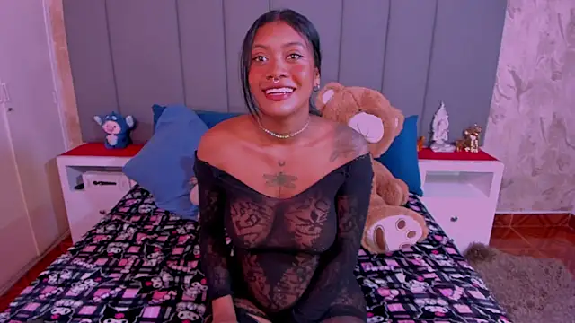 Snapshot of JulianaMiller chatting on 01/19/25, 01:43 JulianaMiller online show from 01/19/25, 01:43