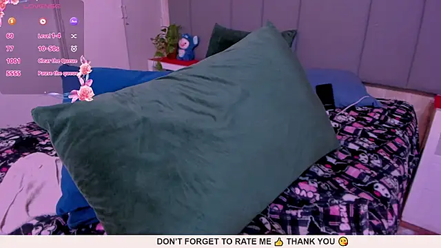 Snapshot of JulianaMiller chatting on 01/28/25, 05:11 JulianaMiller online show from 01/28/25, 05:11