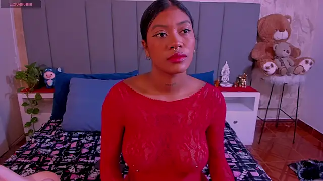 Snapshot of JulianaMiller chatting on 02/12/25, 02:45 JulianaMiller online show from 02/12/25, 02:45