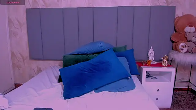 Snapshot of JulianaMiller chatting on 02/28/25, 03:48 JulianaMiller online show from 02/28/25, 03:48