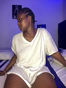 Snapshot of t-Booty_risky_ chatting on 12/19/24, 09:38 t-Booty risky online show from 12/19/24, 09:38