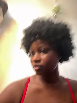 Snapshot of t-Booty_risky_ chatting on 01/01/25, 11:05 t-Booty risky online show from 01/01/25, 11:05