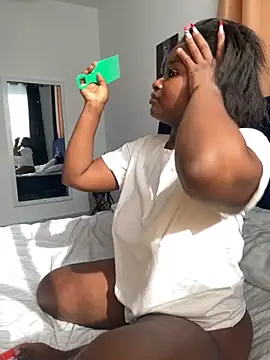 Snapshot of t-Booty_risky_ chatting on 09/14/25, 12:59 t-Booty risky online show from 09/14/25, 12:59