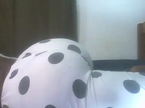 Snapshot of Horny_wifey254 chatting on 01/14/25, 03:43 Horny wifey254 online show from 01/14/25, 03:43