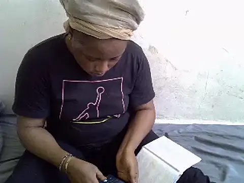 Snapshot of Crystal__Gee chatting on 01/30/25, 08:01 Crystal  Gee online show from 01/30/25, 08:01