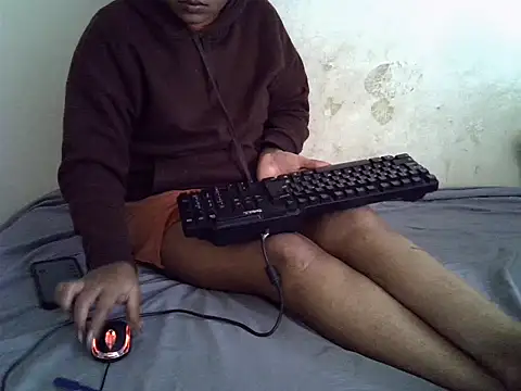 Crystal  Gee online show from 12/17/25, 09:04