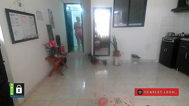 Scarletleon77 online show from 04/21/26, 03:39