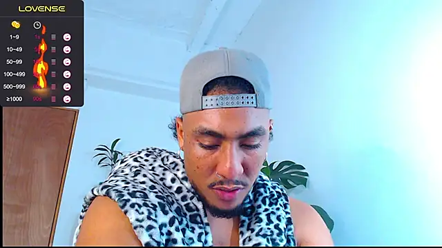 yosoy enzo2020 online show from 01/16/25, 06:25